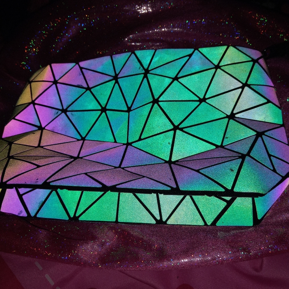 Holographic Clutch